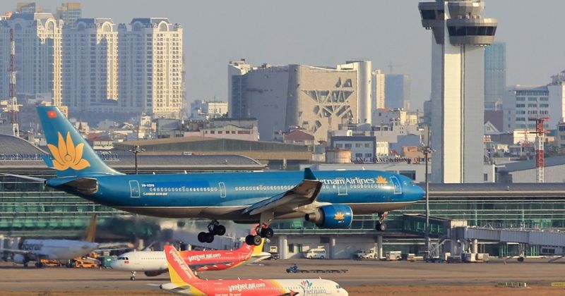 Hàng không điều chỉnh hàng loạt chuyến bay do ảnh hưởng bão Kalmaegi