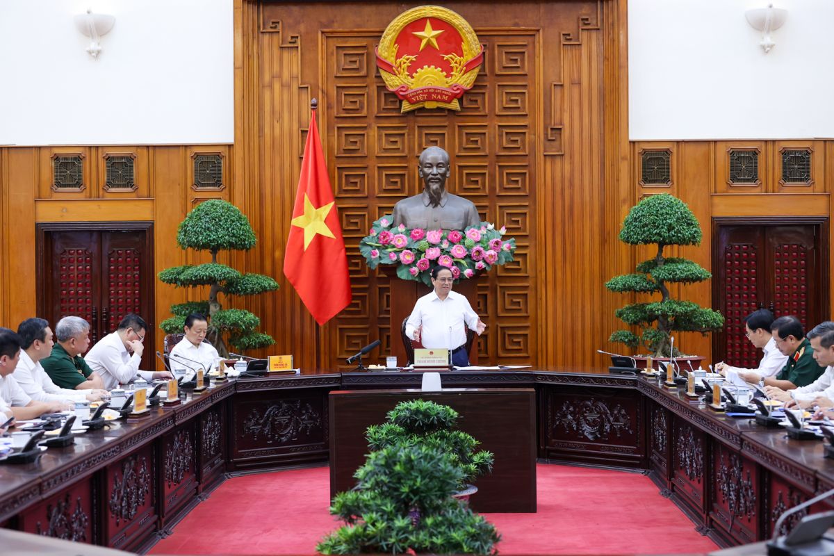 Thủ tướng Phạm Minh Chính chủ trì cuộc làm việc trực tuyến với hai tỉnh Hà Tĩnh, Nghệ An về tình hình thực hiện dự án đường dây 500 kV mạch 3 đoạn