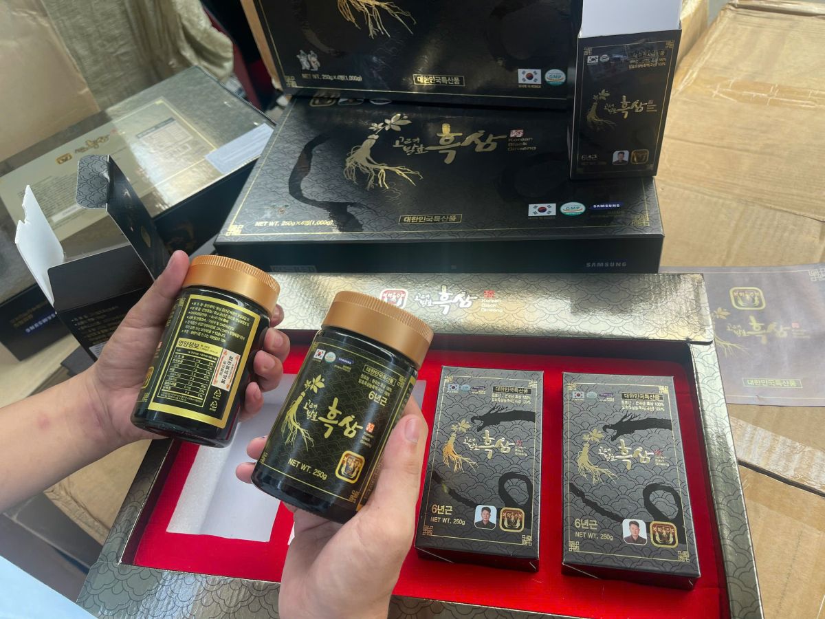 Hơn 05 tấn Hắc sâm GINSENG và phụ tùng điện, nước, xe máy không có hóa đơn, chứng từ  kèm theo