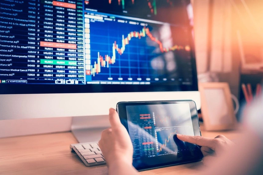 VN-Index hôm nay: Nhà đầu tư cân nhắc cổ phiếu/nhóm ngành riêng lẻ, chứng khoán, bất động sản