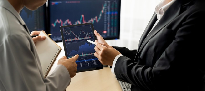 VN-Index hôm nay: Nhà đầu tư cân nhắc giải ngân T+, cổ phiếu nhóm dầu khí và ngân hàng