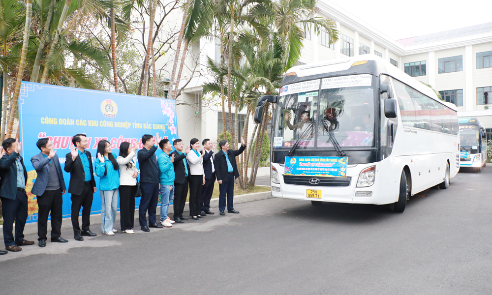 Bắc Giang: Xuân ấm trên những chuyến xe nghĩa tình