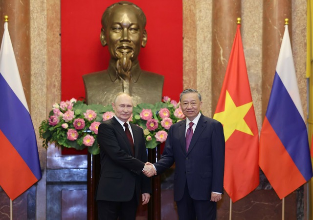 Tổng Bí thư và Chủ tịch nước trao đổi thư với Tổng thống Nga Putin
