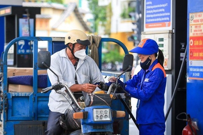 Giá xăng dầu hôm nay 6/2: Xăng dầu thế giới giảm