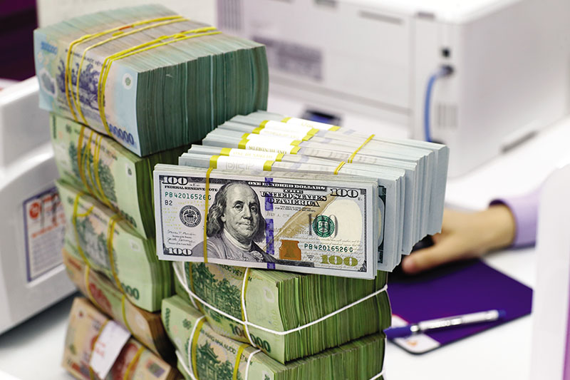 Tỷ giá USD hôm nay 15/2: Đồng USD lao dốc