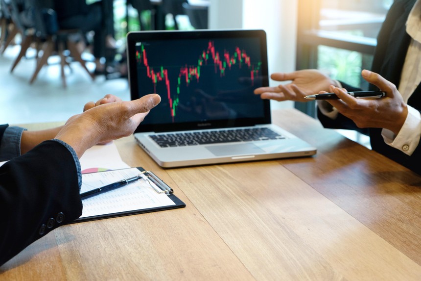 VN-Index hôm nay: Nhà đầu tư nắm giữ danh mục và quản trị rủi ro cổ phiếu