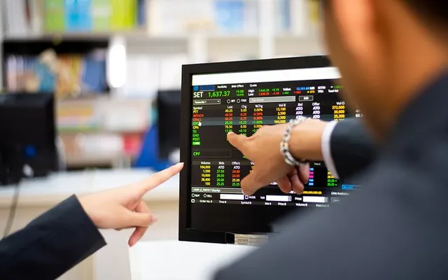 VN-Index hôm nay: Nhà đầu tư nên chốt lời cổ phiếu đạt lợi nhuận, tránh mua đuổi