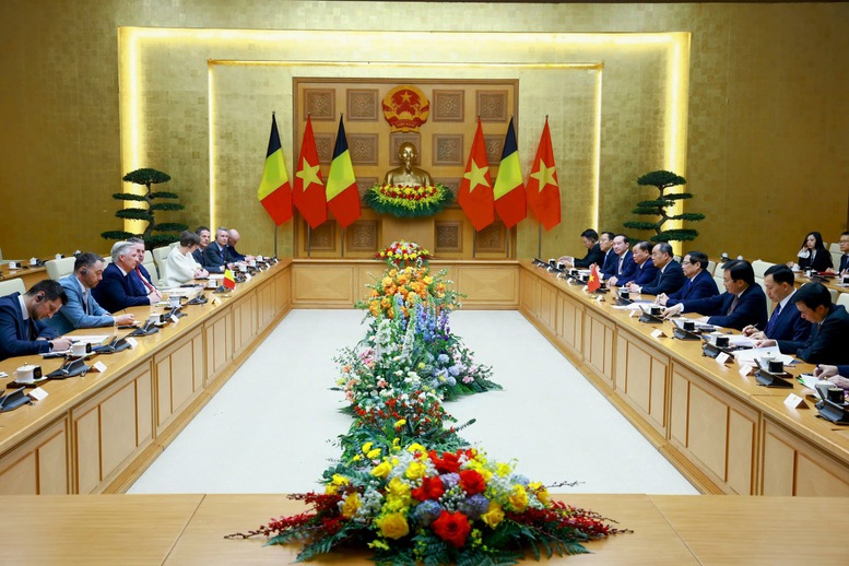 Thủ tướng Phạm Minh Chính hội kiến Nhà vua Bỉ Philippe