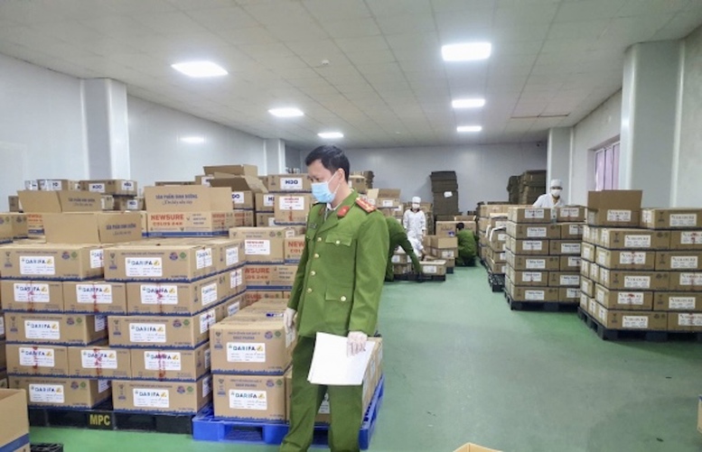 Muôn vàn thủ đoạn tiêu thụ sữa giả, thuốc giả, thực phẩm giả