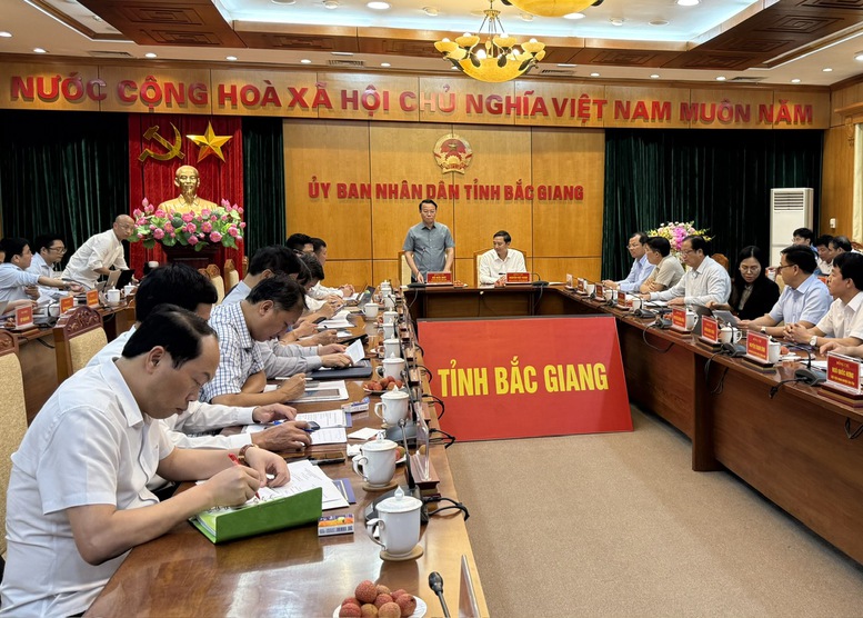 Đoàn công tác của Bộ Nông nghiệp và Môi trường làm việc với UBND tỉnh Bắc Giang và các doanh nghiệp tiêu thụ vải thiều - Ảnh: VGP/Đỗ Hương