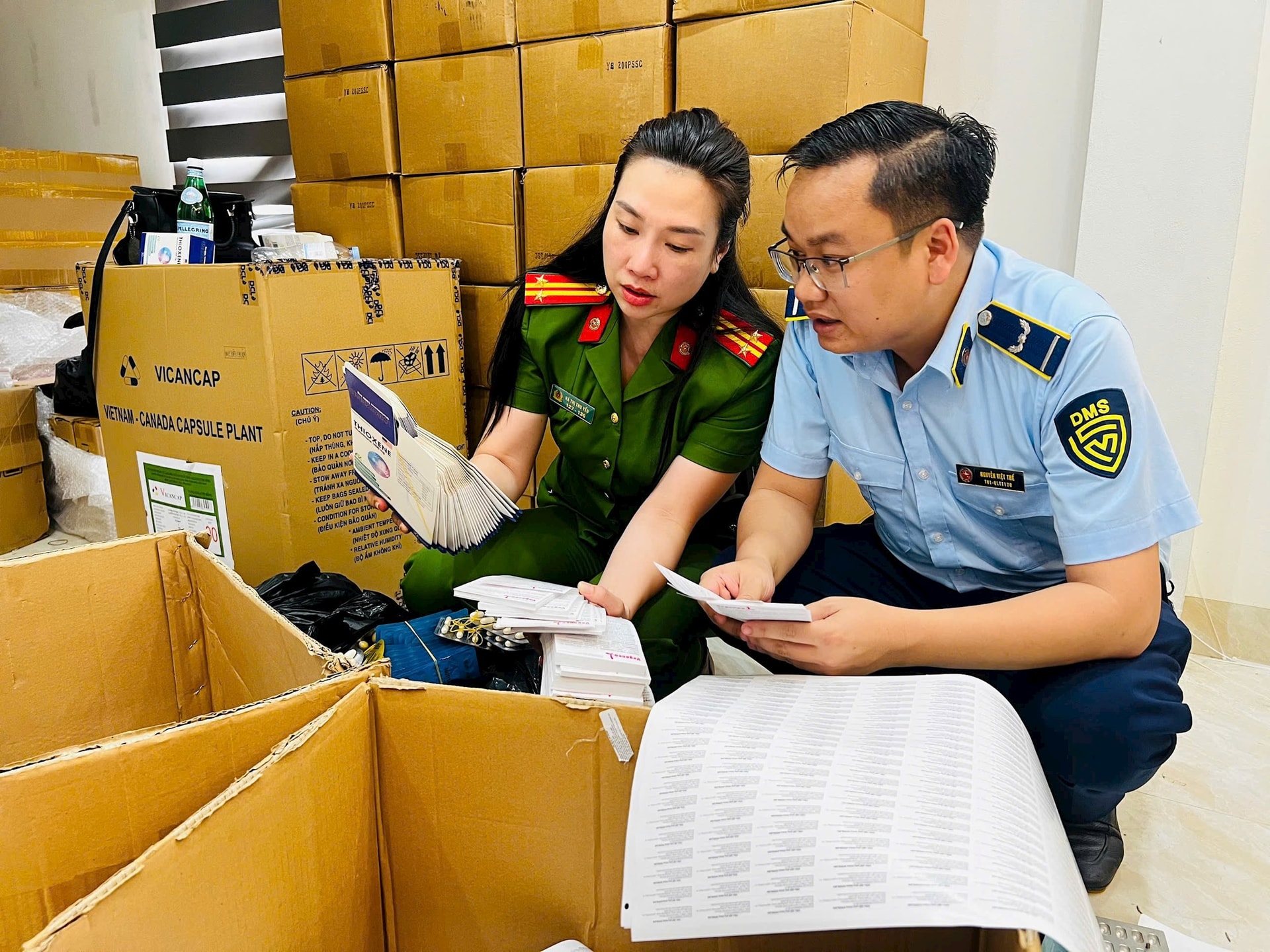 Hà Nội: Triệt phá đường dây sản xuất 100 tấn thuốc tân dược và thực phẩm chức năng giả