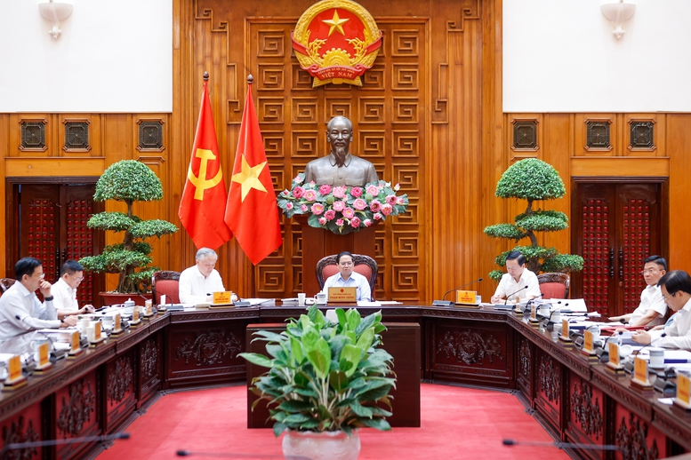 Thủ tướng Phạm Minh Chính chủ trì cuộc họp của Thường trực Chính phủ về một số nội dung quan trọng, trong đó có có các nội dung chuẩn bị cho phiên họp Chính phủ chuyên đề xây dựng pháp luật tháng 5/2025 - Ảnh: VGP/Nhật Bắc