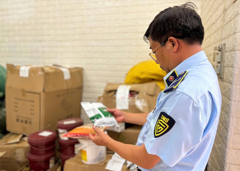 Phát hiện số lượng lớn thực phẩm có dấu hiệu nhập lậu tại Hải Dương