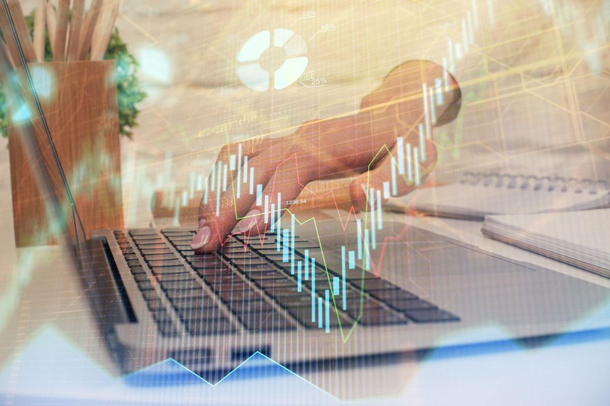 VN-Index hôm nay về vùng 1.300 điểm, nhà đầu tư mới nên xem xét giao dịch cổ phiếu