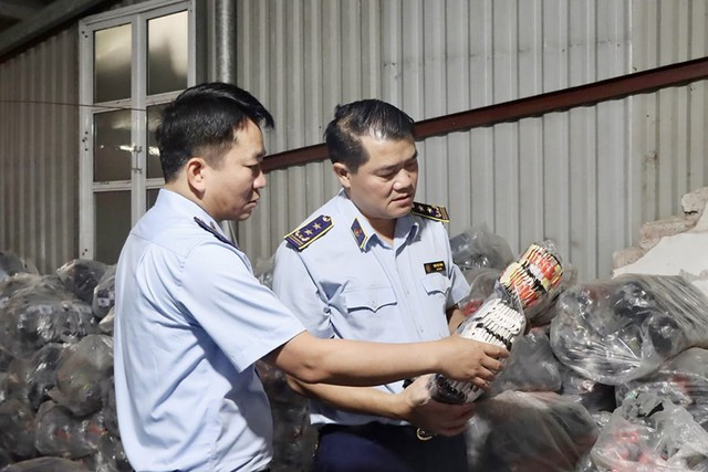 Mạnh tay chống hàng giả, lành mạnh hóa thị trường tiêu dùng