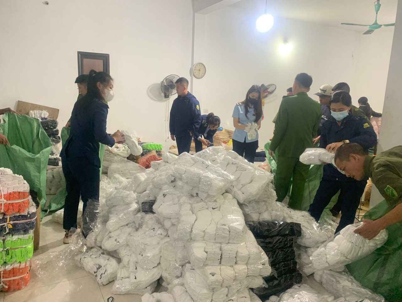 Hà Nội: Xử lý 8.770 vụ buôn lậu, GLTM và hàng giả trong 5 tháng năm 2025