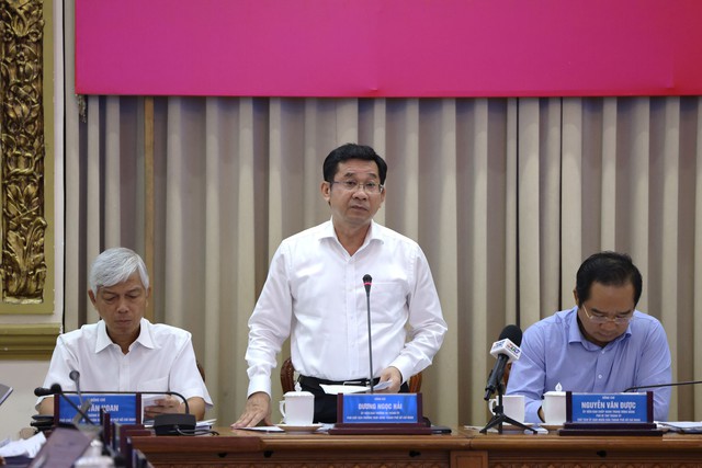 Phó Chủ tịch Thường trực UBND TPHCM Dương Ngọc Hải khẳng định, các quy định pháp luật, trong đó có Bộ luật Hình sự, đã nêu rõ trách nhiệm xử lý hành vi sản xuất, kinh doanh hàng giả, hàng nhái Phó Chủ tịch Thường trực UBND TPHCM Dương Ngọc Hải khẳng định, các quy định pháp luật, trong đó có Bộ luật Hình sự, đã nêu rõ trách nhiệm xử lý hành vi sản xuất, kinh doanh hàng giả, hàng nhái