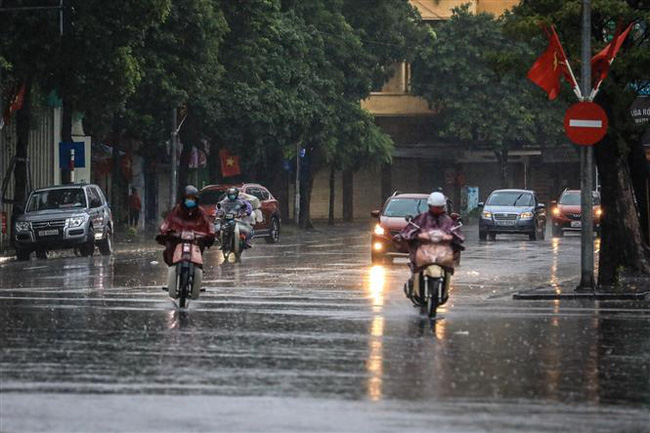 Thời tiết ngày 4/6: Bắc Bộ ban ngày trời nắng, chiều tối đón mưa dông