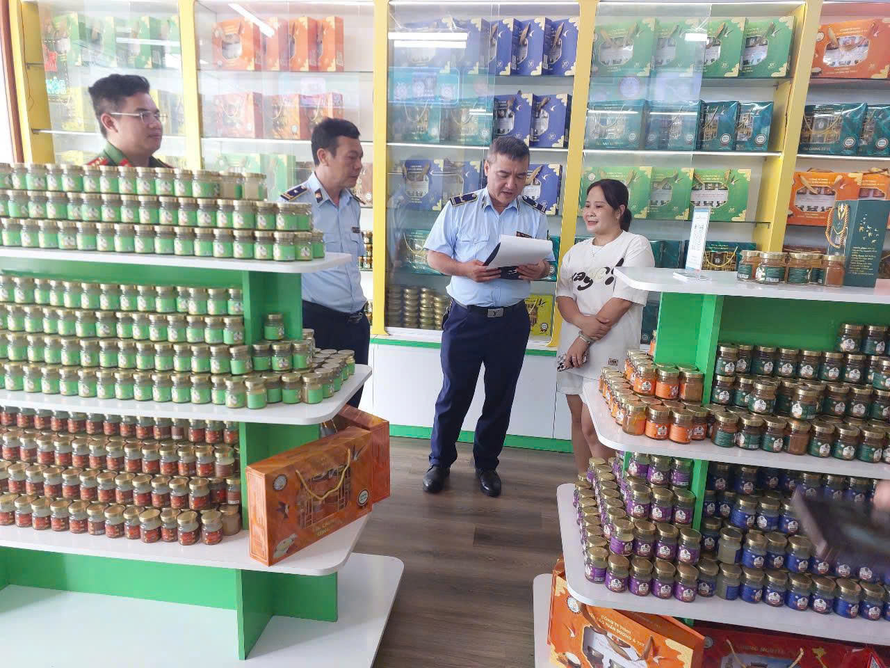 Tạm giữ 23.468 sản phẩm yến sào Tuấn Dương tại Phú Thọ