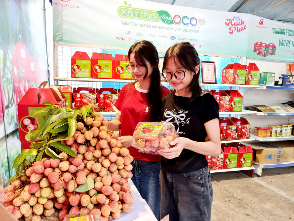 Bắc Giang tiêu thụ hơn 54 nghìn tấn vải thiều