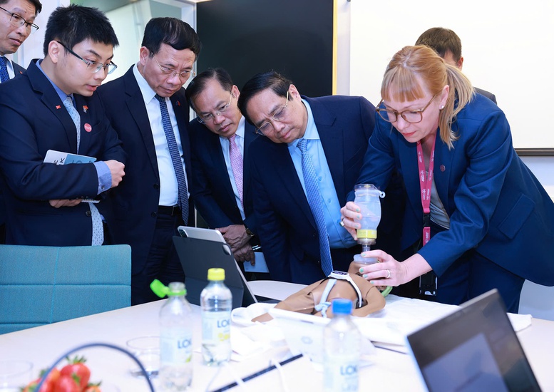 Thủ tướng đề nghị đại học y khoa danh tiếng nhất Thụy Điển hợp tác sâu rộng hơn với Việt Nam