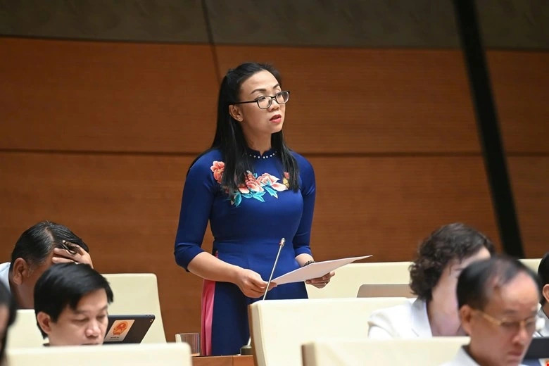 Đại biểu Quốc hội ủng hộ miễn học phí, kiến nghị kiểm soát khoản thu tự nguyện