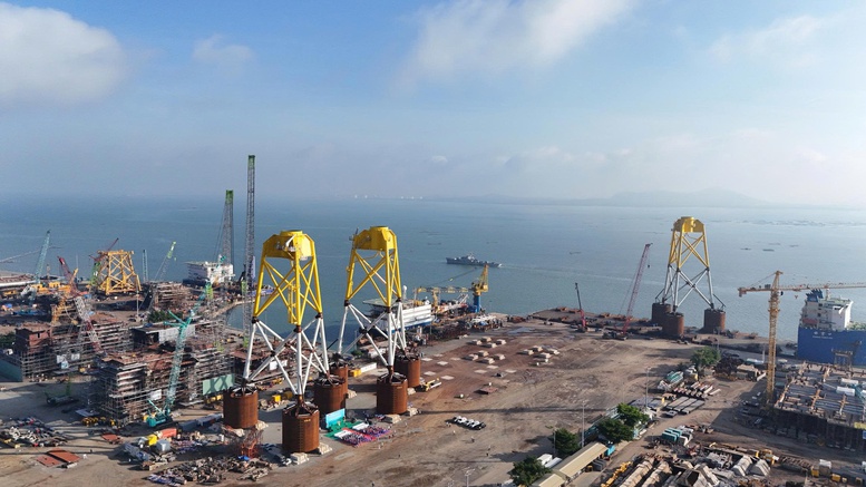 Năm 2024, Petrovietnam đã vượt qua khó khăn, hoàn thành vượt mức các kế hoạch từ 6-27% và lập kỷ lục mới với tổng doanh thu năm 2024 lần đầu tiên vượt 1 triệu tỷ đồng Năm 2024, Petrovietnam đã vượt qua khó khăn, hoàn thành vượt mức các kế hoạch từ 6-27% và lập kỷ lục mới với tổng doanh thu năm 2024 lần đầu tiên vượt 1 triệu tỷ đồng