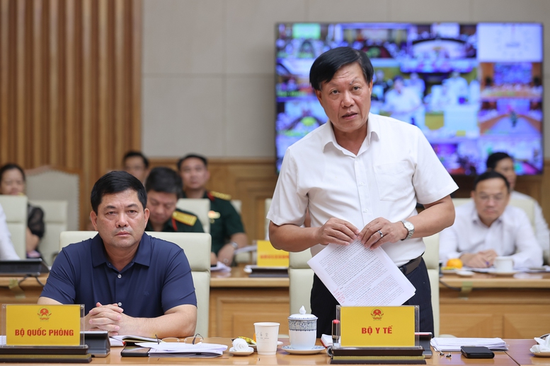 Thứ trưởng Bộ Y tế Đỗ Xuân Tuyên: Trong 6 tháng đầu năm, đối với lĩnh vực an toàn thực phẩm, toàn ngành y tế đã kiểm tra trên 170.000 cơ sở, phát hiện trên 9.000 cơ sở vi phạm, chiếm 5,2%; xử phạt số tiền trên 20 tỷ đồng - Ảnh: VGP Thứ trưởng Bộ Y tế Đỗ Xuân Tuyên: Trong 6 tháng đầu năm, đối với lĩnh vực an toàn thực phẩm, toàn ngành y tế đã kiểm tra trên 170.000 cơ sở, phát hiện trên 9.000 cơ sở vi phạm, chiếm 5,2%; xử phạt số tiền trên 20 tỷ đồng - Ảnh: VGP