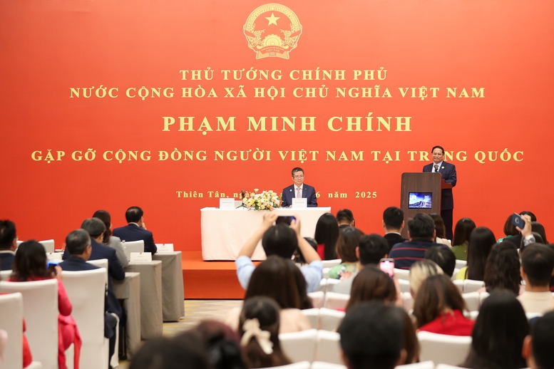 Thủ tướng gặp gỡ cộng đồng người Việt Nam tại Trung Quốc