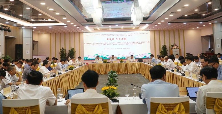 'Nhiều mặt hàng giả thậm chí mang cả tem chống giả'