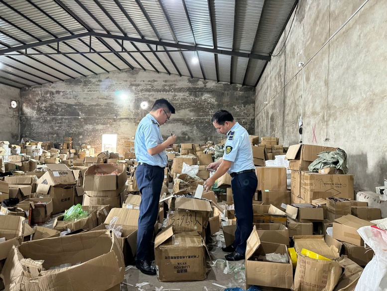 Phát hiện kho hàng hơn 47.000 sản phẩm nhập lậu, vận hành qua phần mềm nước ngoài