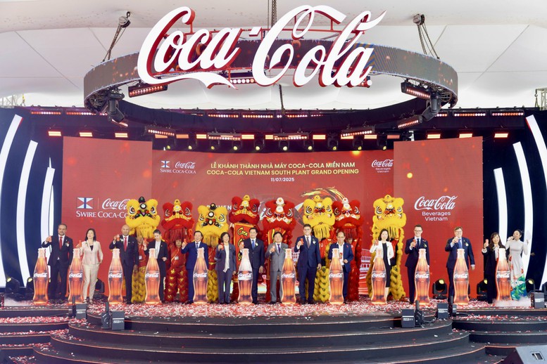 Các đại biểu tham gia nghi thức khánh thành nhà máy Coca-Cola tại Tây Ninh. Ảnh: VGP/Thùy Chi Các đại biểu tham gia nghi thức khánh thành nhà máy Coca-Cola tại Tây Ninh. Ảnh: VGP/Thùy Chi