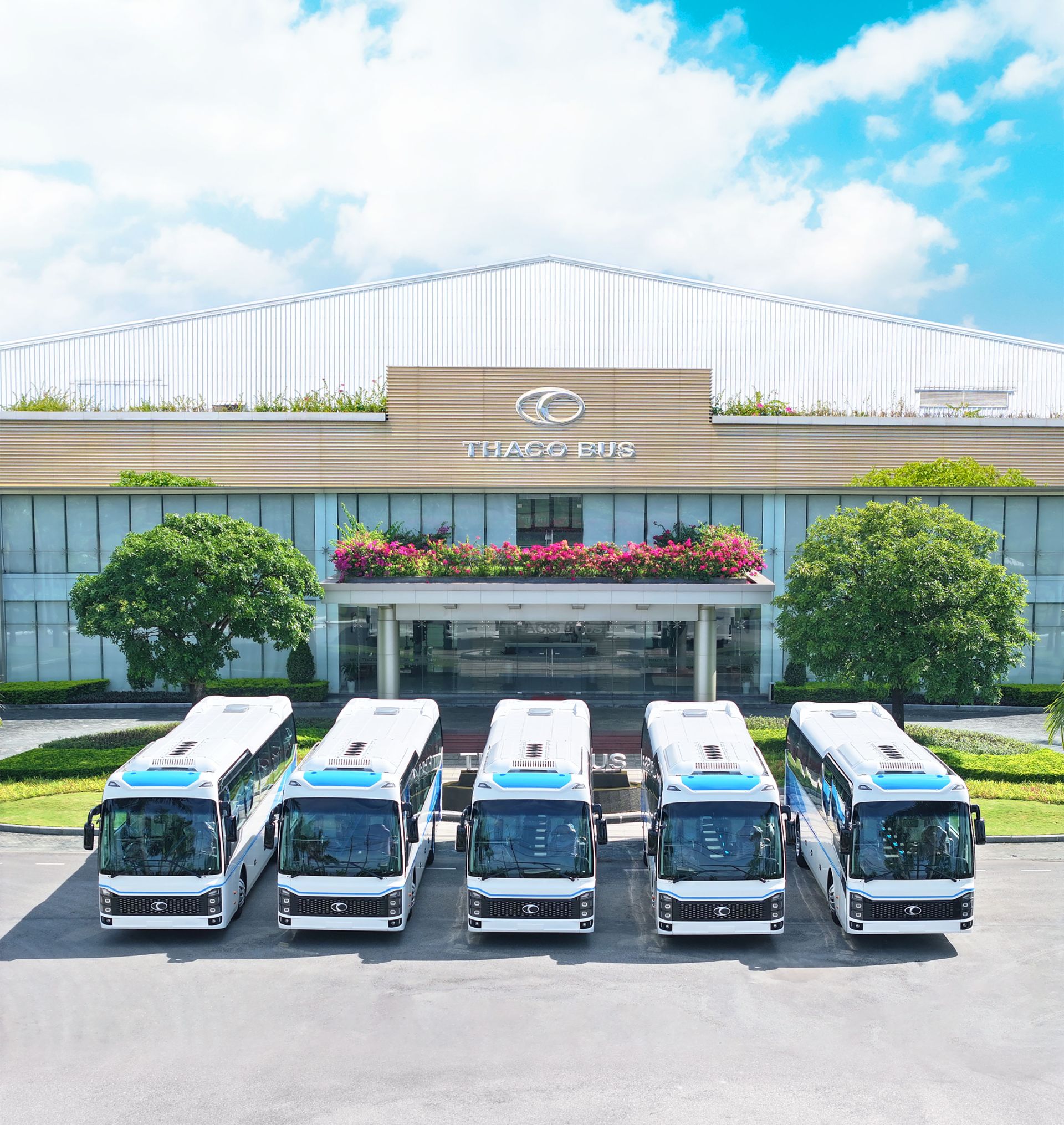 THACO BUS giữ vững vị thế dẫn đầu thị phần xe khách tại Việt Nam