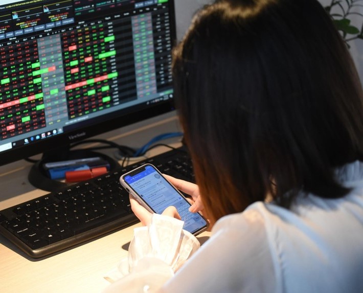 VN-Index hôm nay: Nhà đầu tư hạn chế mua đuổi, gia tăng tỷ trọng các cổ phiếu đã tăng nóng