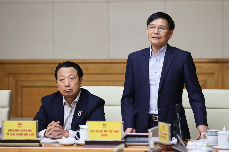 Ông Trương Văn Cẩm, Tổng Thư ký Hiệp hội Dệt may Việt Nam, phát biểu tại Hội nghị - Ảnh: VGP/Nhật Bắc Ông Trương Văn Cẩm, Tổng Thư ký Hiệp hội Dệt may Việt Nam, phát biểu tại Hội nghị - Ảnh: VGP/Nhật Bắc