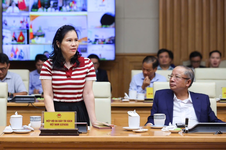 Đề xuất xây dựng trung tâm nguyên phụ liệu thời trang, tăng sức bật cho ngành da giày - dệt may