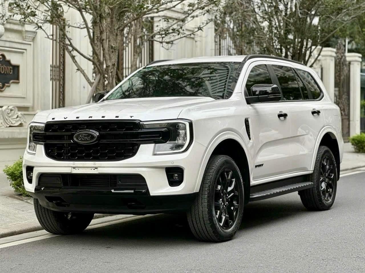 Bảng giá xe Ford mới nhất tháng 8/2025