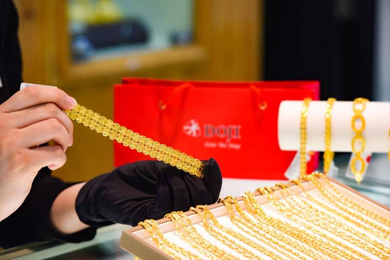Giá vàng hôm nay 13/8: Giá vàng trong nước không đổi