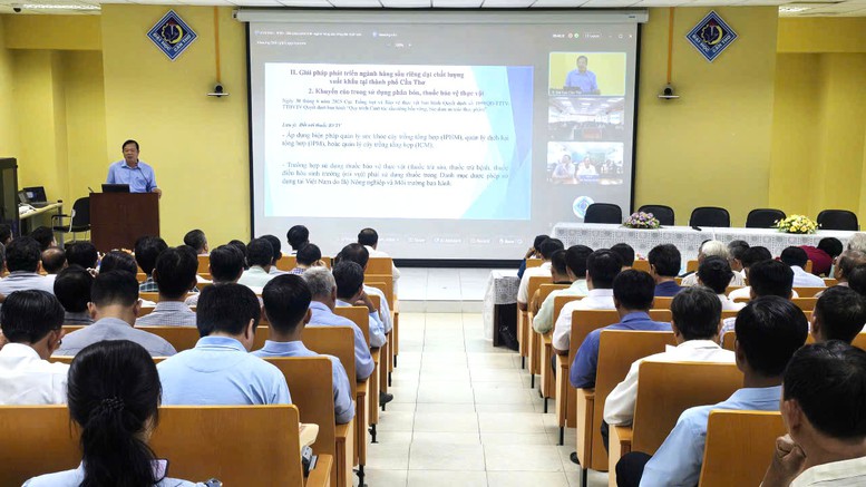 Đại diện Sở Nông nghiệp và Môi trường Cần Thơ trao đổi tại hội thảo - Ảnh: VGP/LS Đại diện Sở Nông nghiệp và Môi trường Cần Thơ trao đổi tại hội thảo - Ảnh: VGP/LS