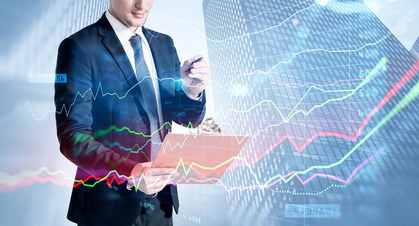 Chứng khoán phiên sáng ngày 27/8: VCB nổi bật, thay VIC giữ nhịp tăng cho thị trường