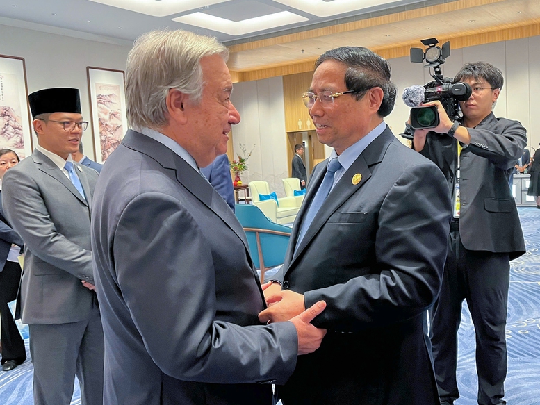 Thủ tướng Phạm Minh Chính gặp Tổng Thư ký Liên Hợp quốc Antonio Guterres tại Thiên Tân