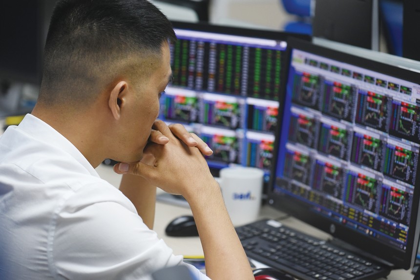 Nhận định chứng khoán 5/9: VN-Index rung lắc dữ dội tại ngưỡng 1.700 điểm