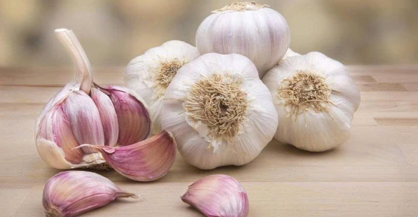 Tỏi và hành có thực sự khiến cơ thể nặng mùi?