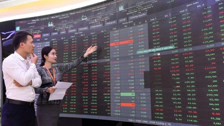 Một số cổ phiếu đáng chú ý ngày 15/9: MSN, VNM, DGW