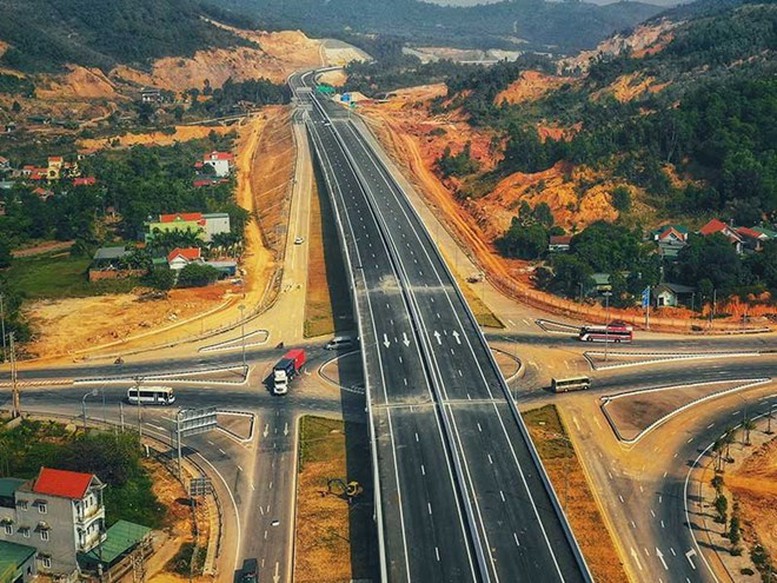 Thủ tướng biểu dương các chủ đầu tư, Ban Quản lý dự án, đơn vị tư vấn, thi công các công trình trọng điểm quốc gia