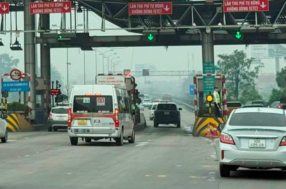 Mới 50% xe ô tô trong cả nước chuyển đổi tài khoản thu phí sang tài khoản giao thông