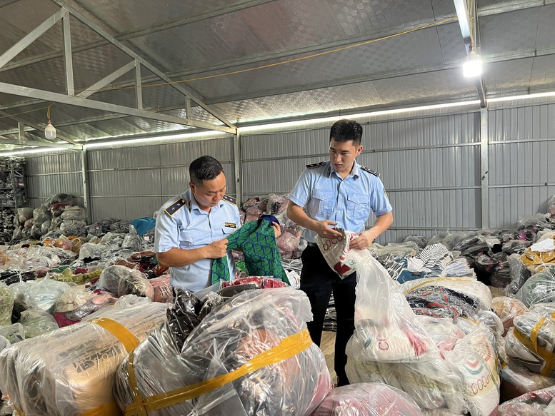 Chín tháng năm 2025, lực lượng quản lý thị trường đã kiểm tra 17.746 vụ, xử lý 15.544 vụ vi phạm, tổng số tiền xử lý vi phạm hành chính 402 tỷ đồng - Ảnh minh họa