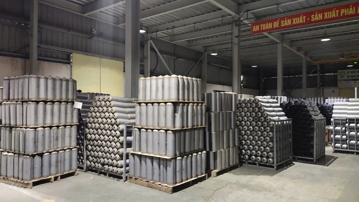 Bên trong nhà xưởng Công ty TNHH phòng cháy chữa cháy Tomoken Việt Nam - Ảnh: Công an tỉnh Phú Thọ