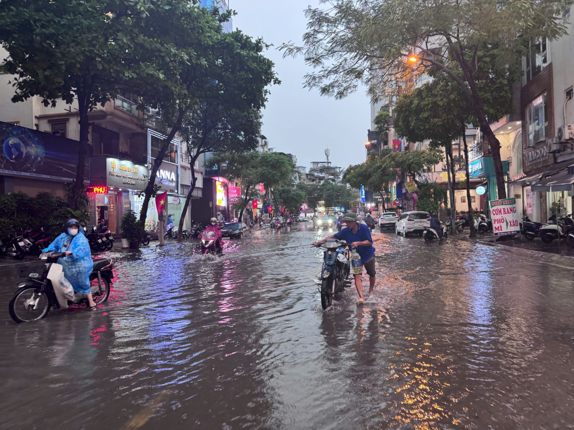 Thời tiết ngày 8/10: Bắc Bộ còn mưa lớn, ngập cũ có thể “tái xuất”
