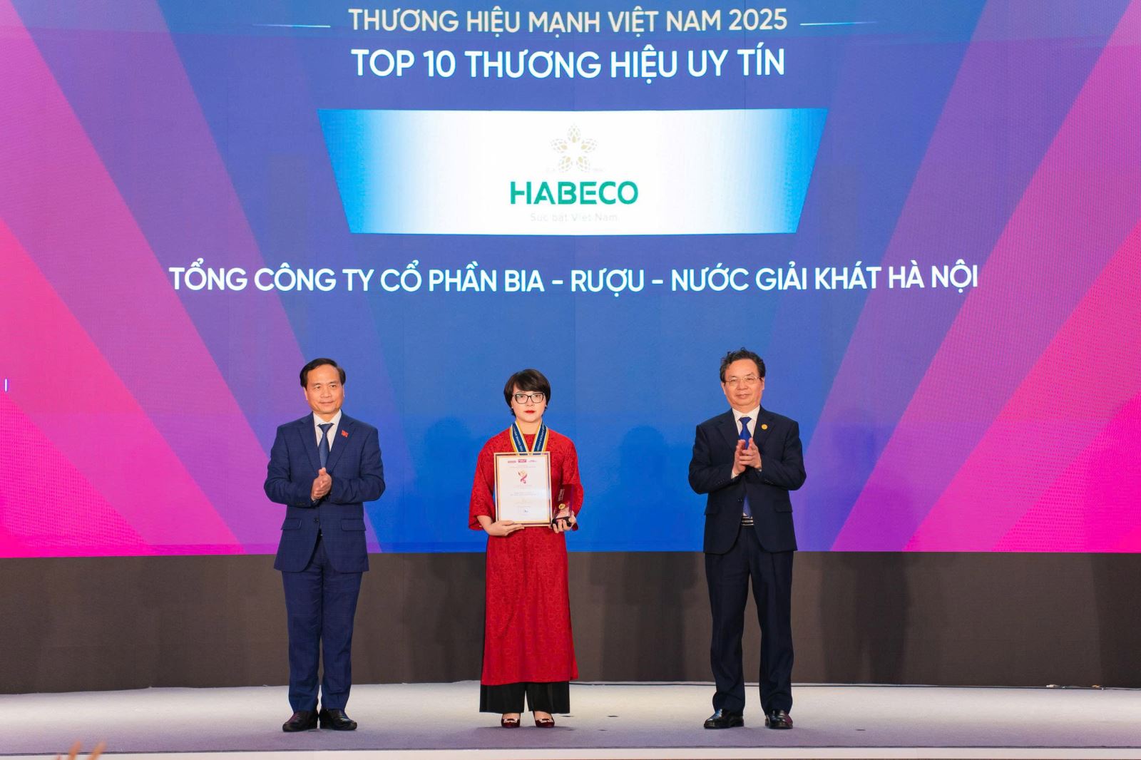 HABECO được vinh danh Top 10 Thương hiệu uy tín Việt Nam 2025